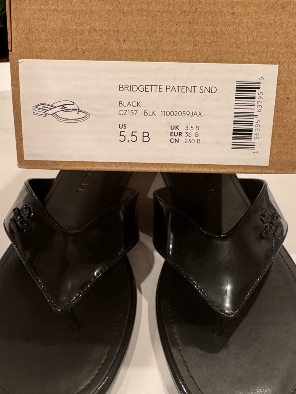 Coach Black Patent Leather Thong Sandals with Embossed Logo - Picture 7 of 8